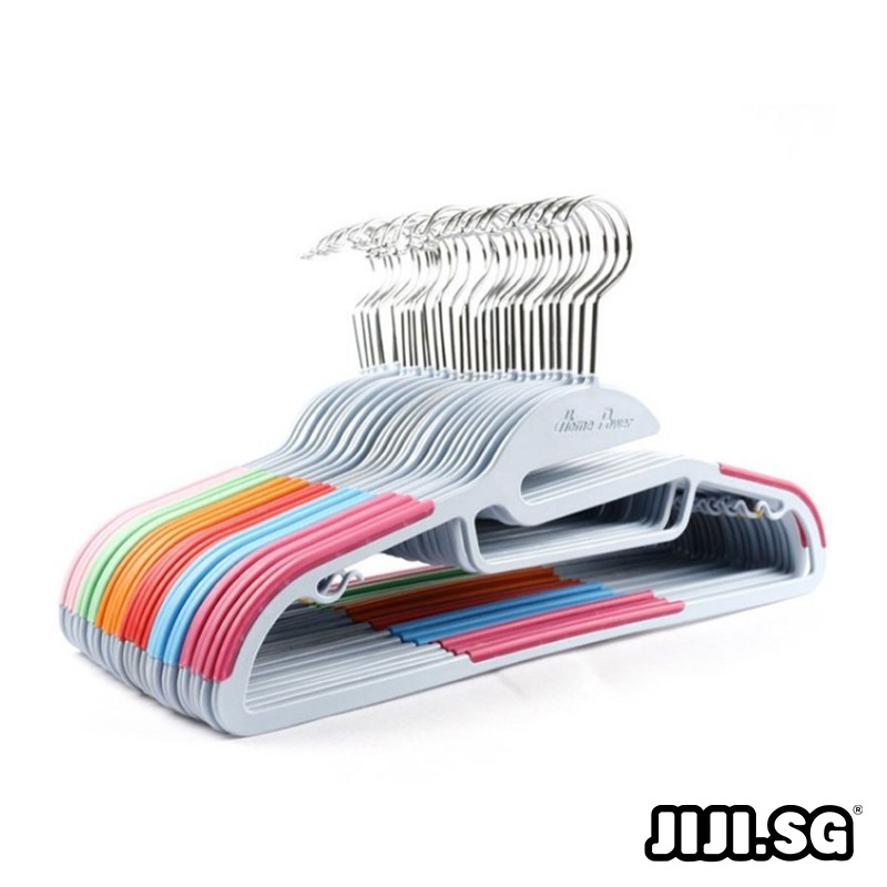 (JIJI.SG) 10pcs Per Set Anti-Slip Smart Hanger - Bundle/ Closet Organiser/ Clothes Hangers/ Laundry (SG)