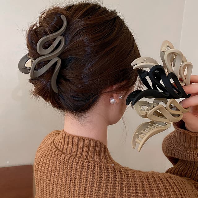 Solid color acrylic wave grab clip, simple temperament, shark clip hair clip for the back of the head, retro personalized hair accessories for women